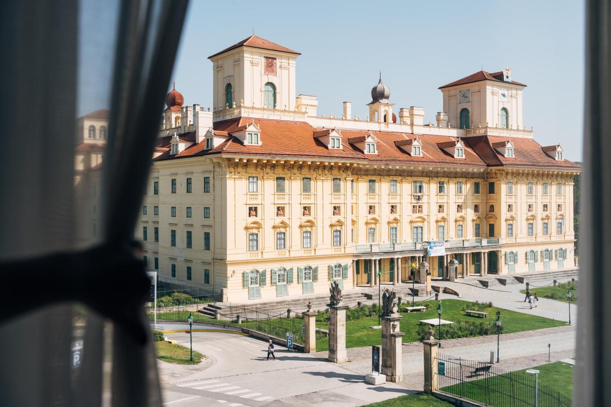 Hotel Galantha Айзенштадт Экстерьер фото